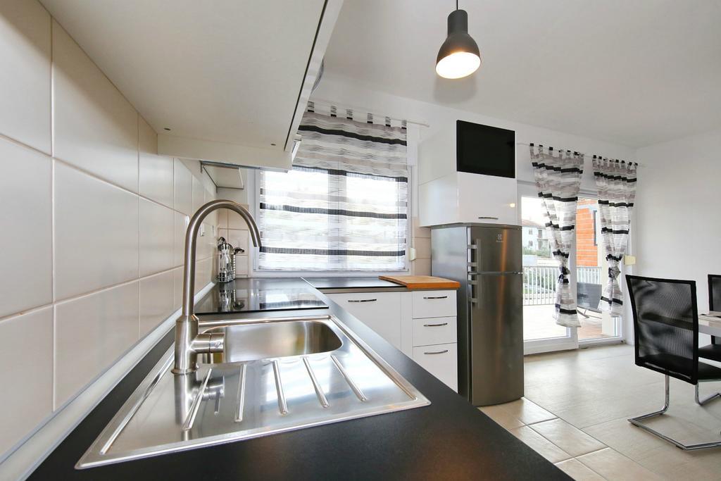 Apartments Matkovic Свети свети Филип и Яков Екстериор снимка