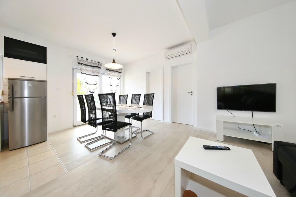 Apartments Matkovic Свети свети Филип и Яков Екстериор снимка