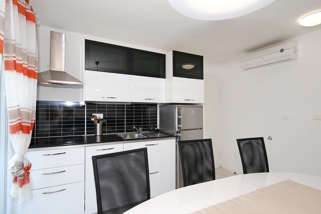 Apartments Matkovic Свети свети Филип и Яков Екстериор снимка
