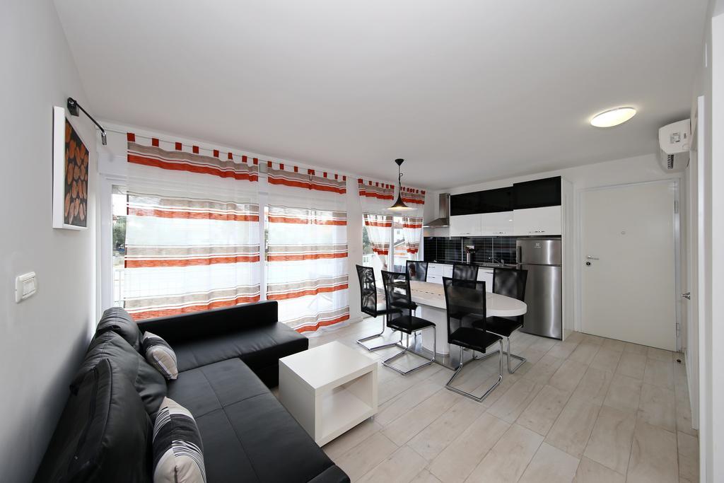 Apartments Matkovic Свети свети Филип и Яков Екстериор снимка